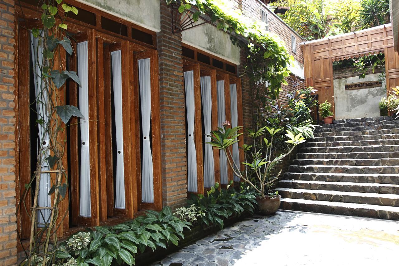 Joglo Mandapa Boutique Hotel Jarakan Exteriör bild